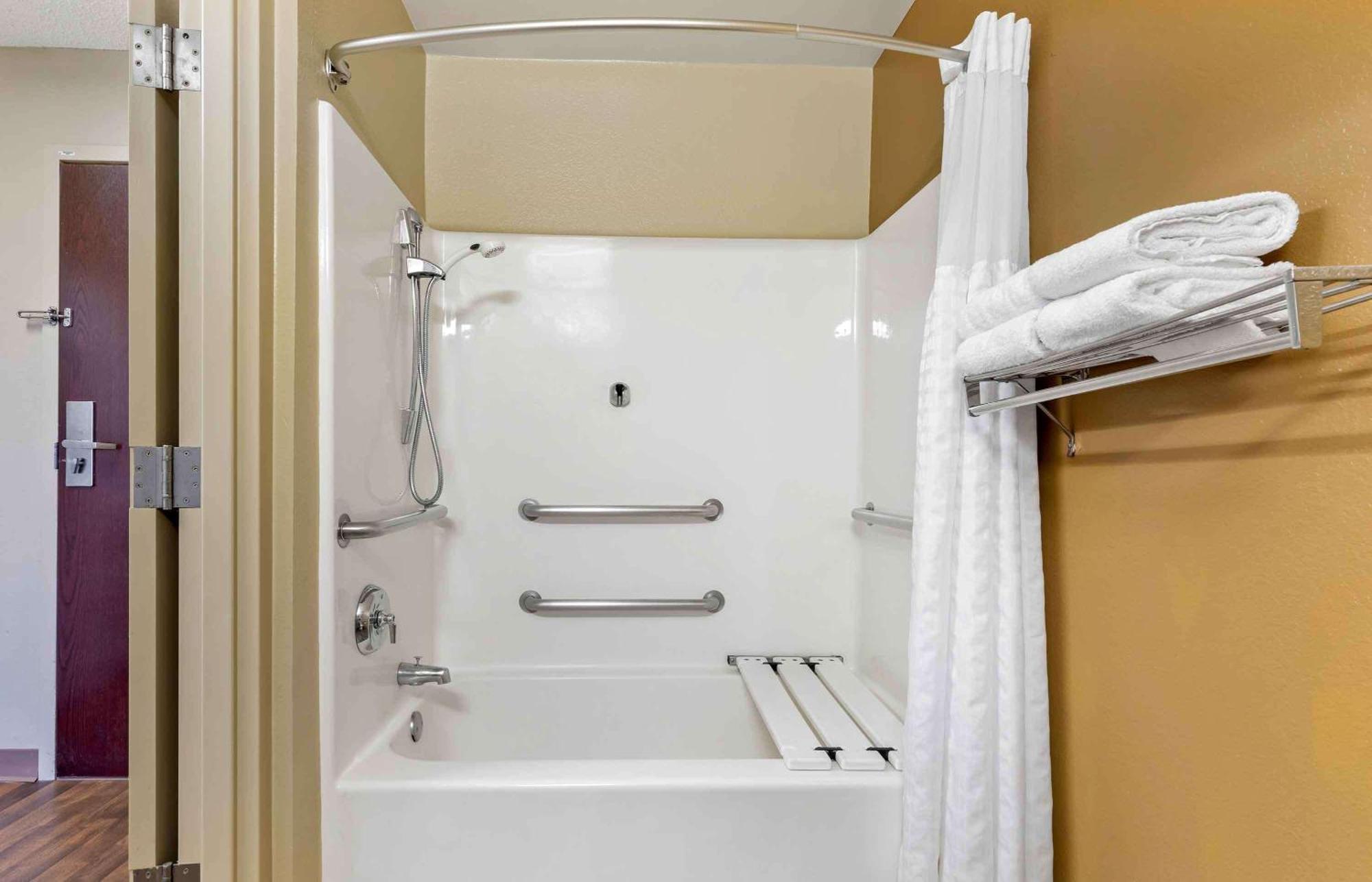 Extended America - Boston - - Connector Road Hotel