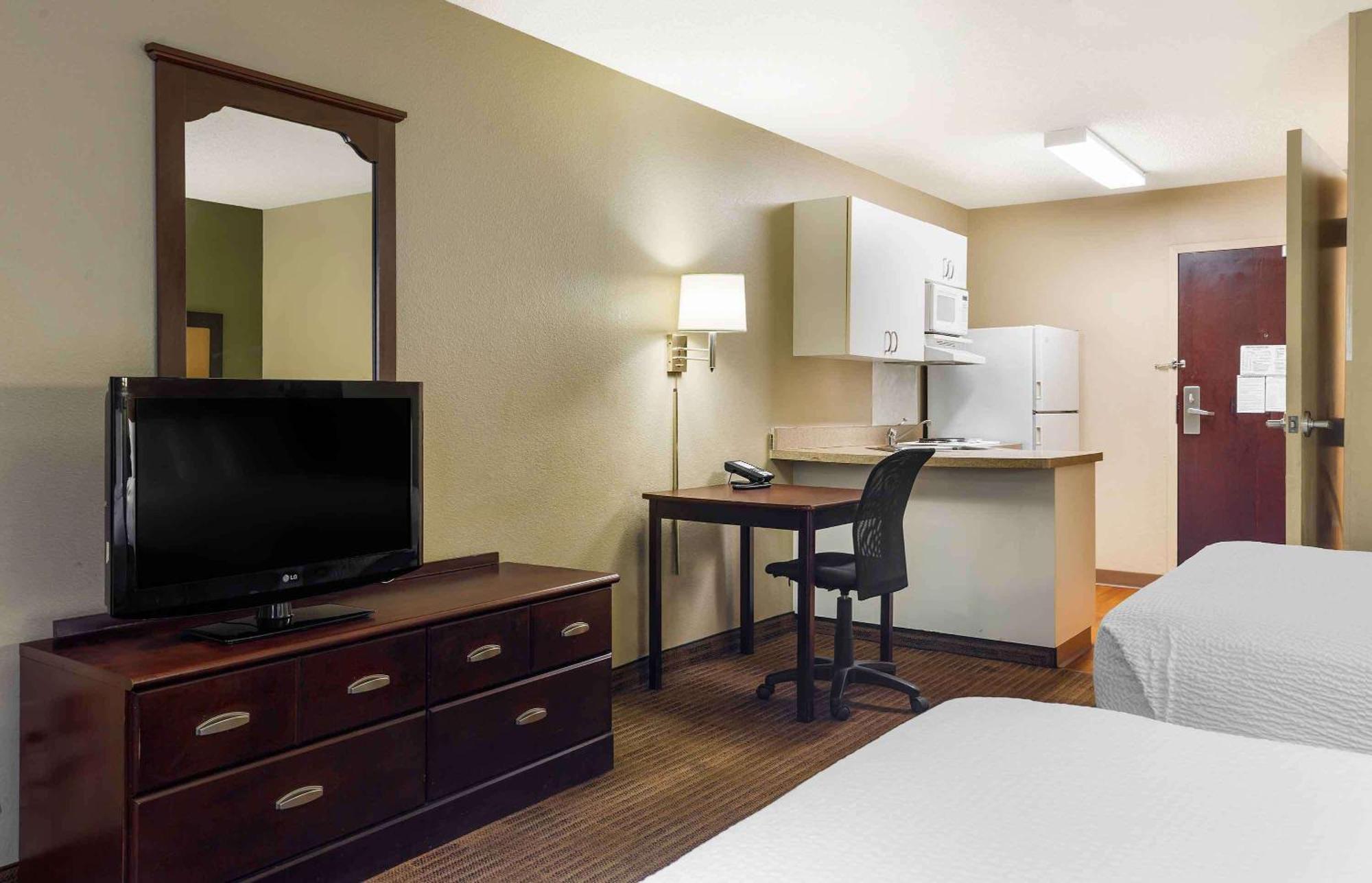 Extended America - Boston - - Connector Road Hotel